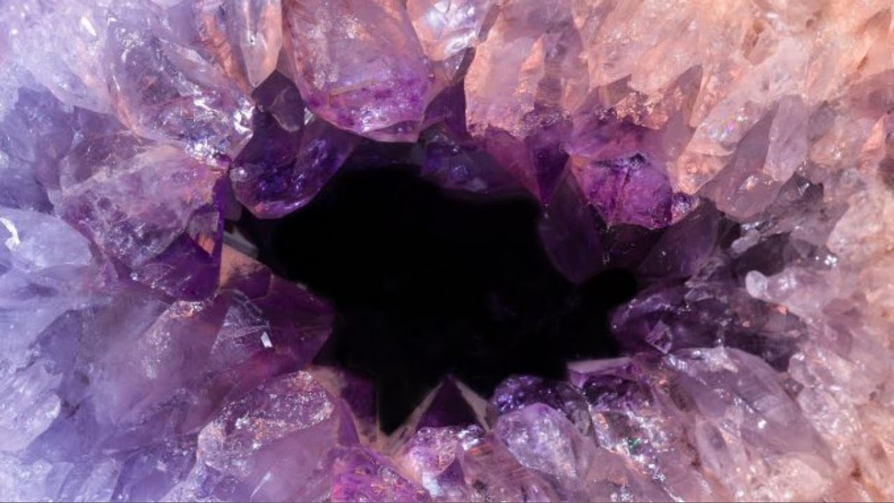 GEM PROSPECTING: FOUND HUGE GEORGIA AMETHYST CRYSTAL! ROCK HOUNDING & MINING ADVENTURE