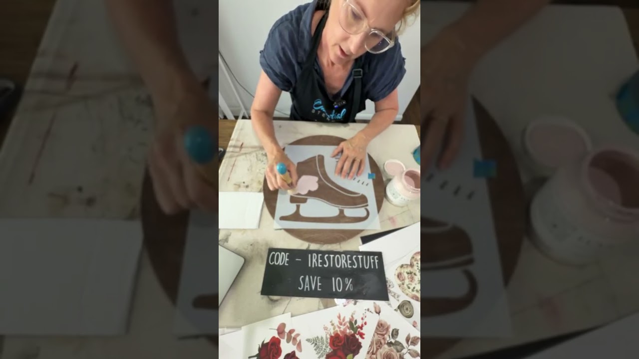 Floral Ice Skate Magic on a 16&rdquo; Round Sign! ⛸️🌸 &ndash; DIY Stencil & Transfer Craft Tutorial