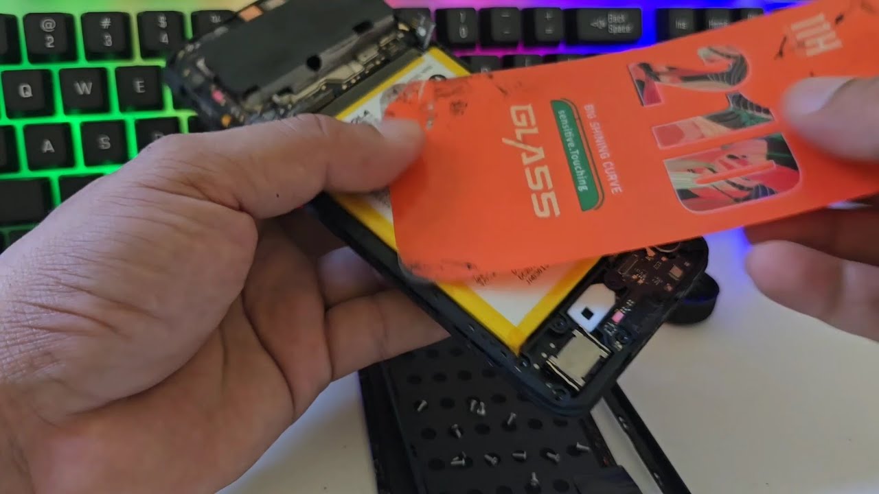 Desarmar motorola e13 e14 e15 - g13 g14 g15 - quitar pata trasera displey pin de carga microfono