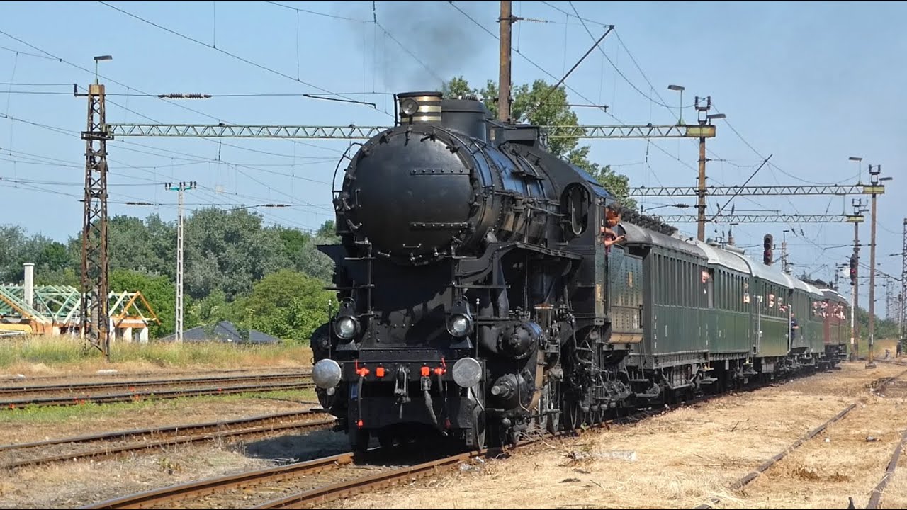 424 009 érkezik az ereklyeszállító kocsival Jászberénybe