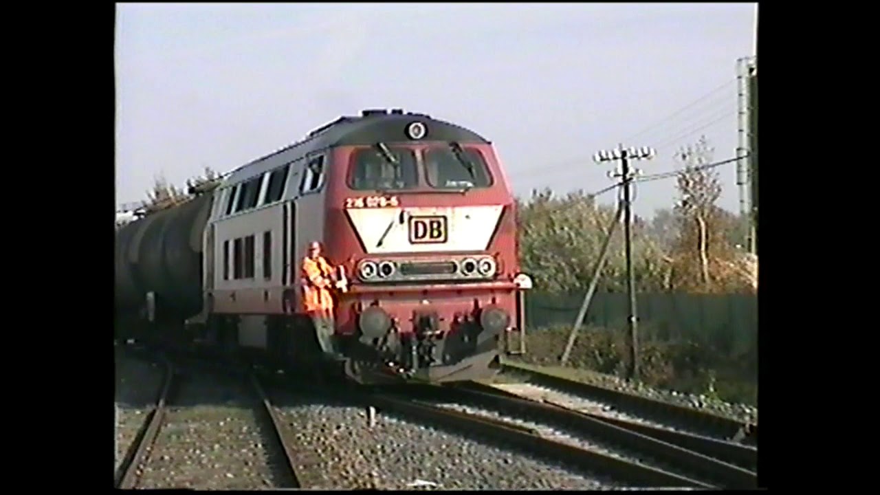 Anfang 2000.Die letzten Male ne 216 im Schwefel-  Ölverkehr Barenburg Sulingen.E- Loks um Hannover