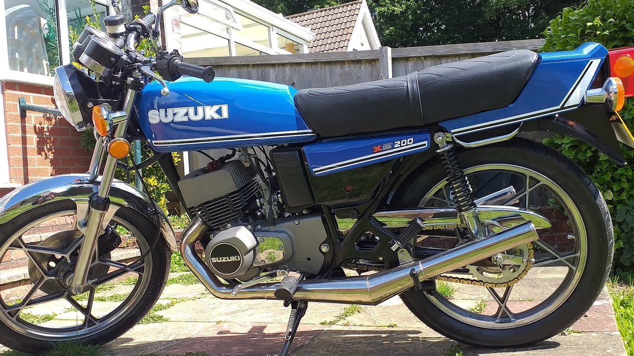 Suzuki GT200X5 Fully restored and rebuilt.