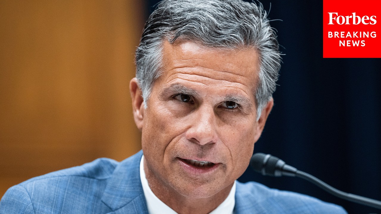 Дэн Мьюзер проводит слушания Комитета Палаты представителей по финансовым услугам о &laquo;китайских се...