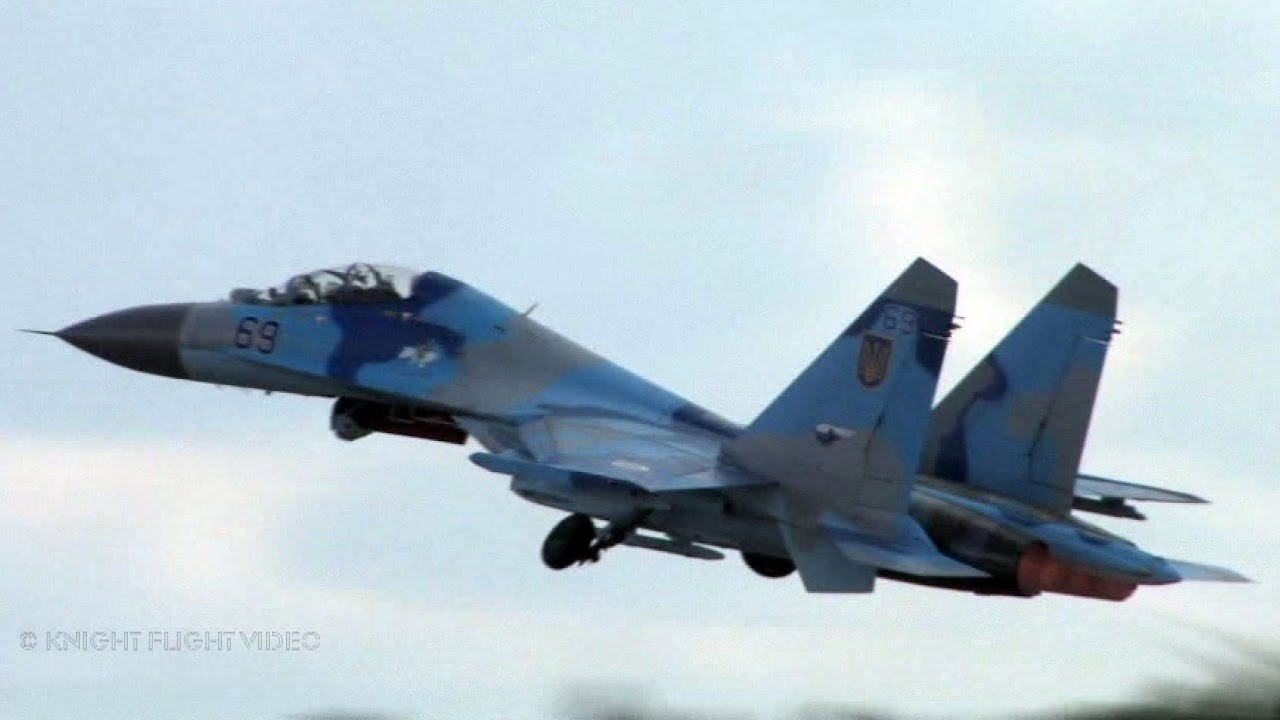 UKRANIAN AIR FORCE SUKHOI SU-27 - ONE OF ITS LAST DISPLAYS BEFORE CRIMEA CRISIS @ RADOM AIRSHOW 2013