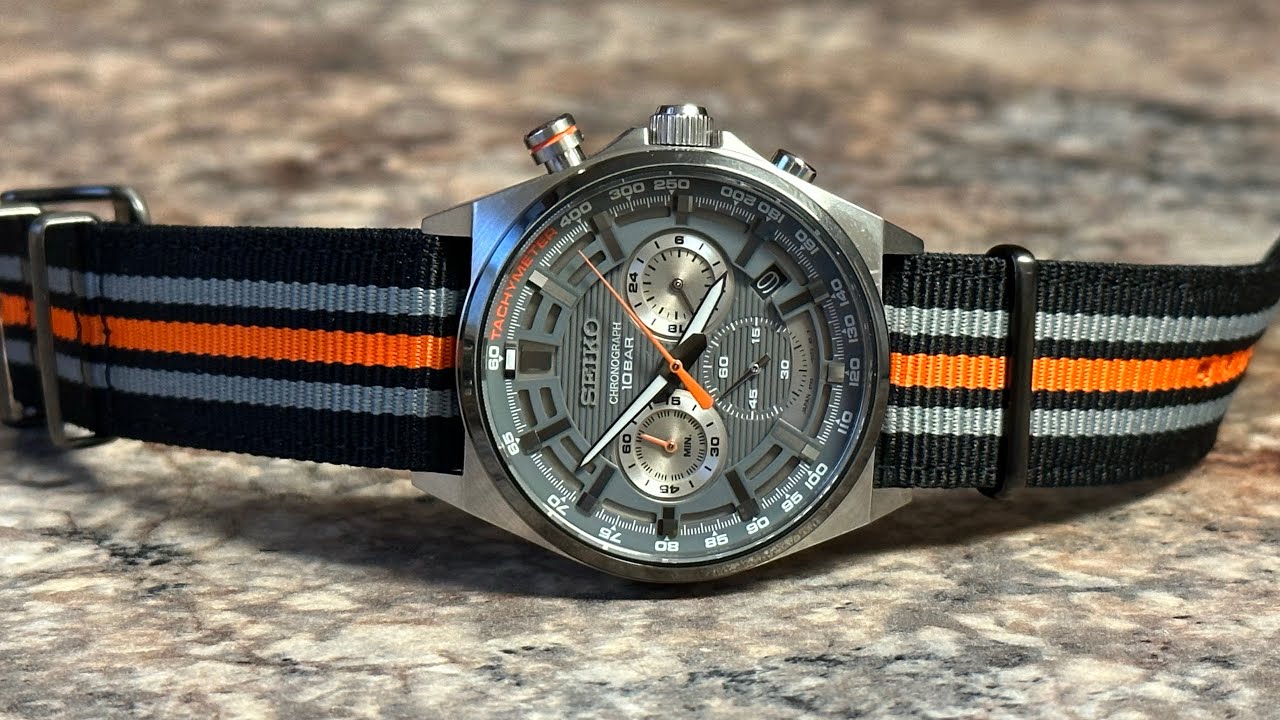 Full Review! Seiko SSB403 Cool budget chronograph!