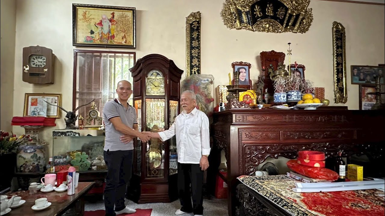 Em về TT Khoái Châu tỉnh Hưng Yên để lắp đặt cây Đồng Hồ 3buồng Đức Hermle cho Bác Ứng!
