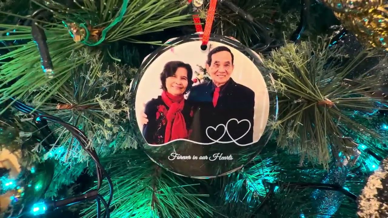 Christmas 2025 : Our Eternal Christmas Light: Mom and Dad’s Legacy of Love