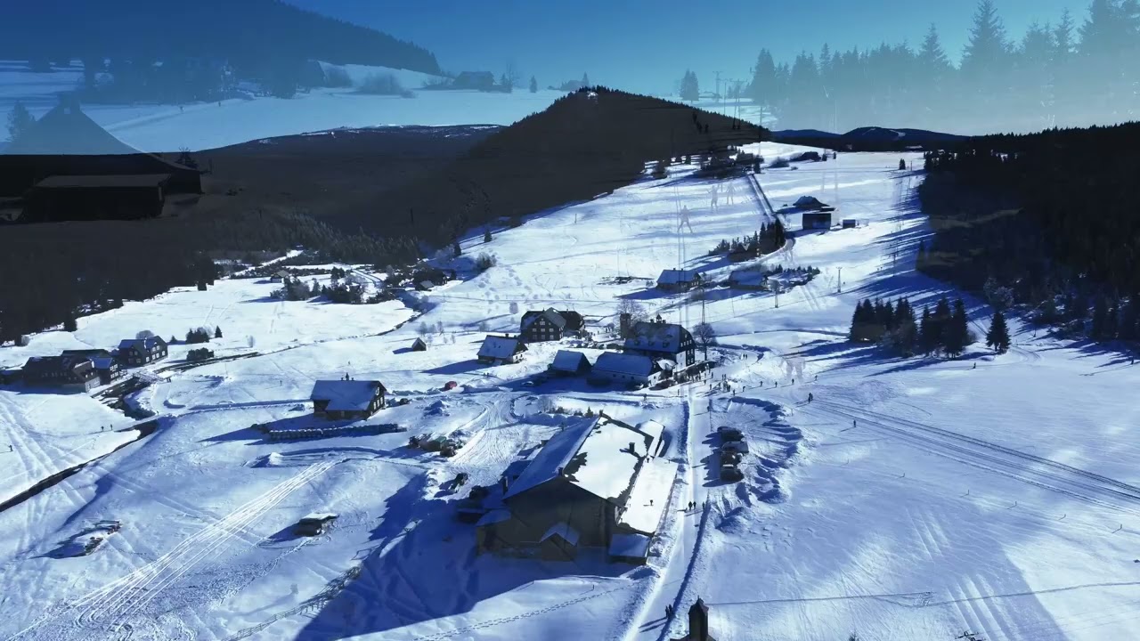 Jizerka z dronu DJI mini 2, krom lyž&iacute; jsem provětral v Jizerk&aacute;ch i dron&iacute;k a bylo to fajn pol&iacute;t&aacute;n&iacute; .