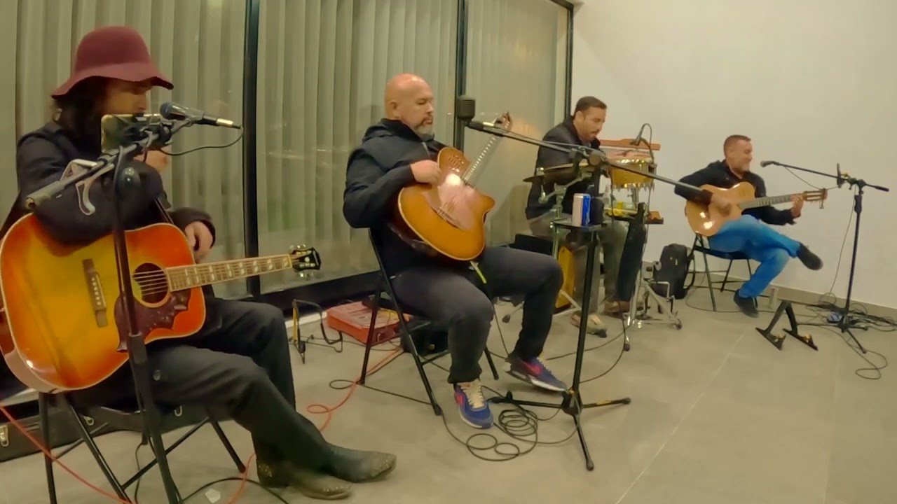 19 días y 500 noches - Trío Arena feat. Alejandro Lozano.