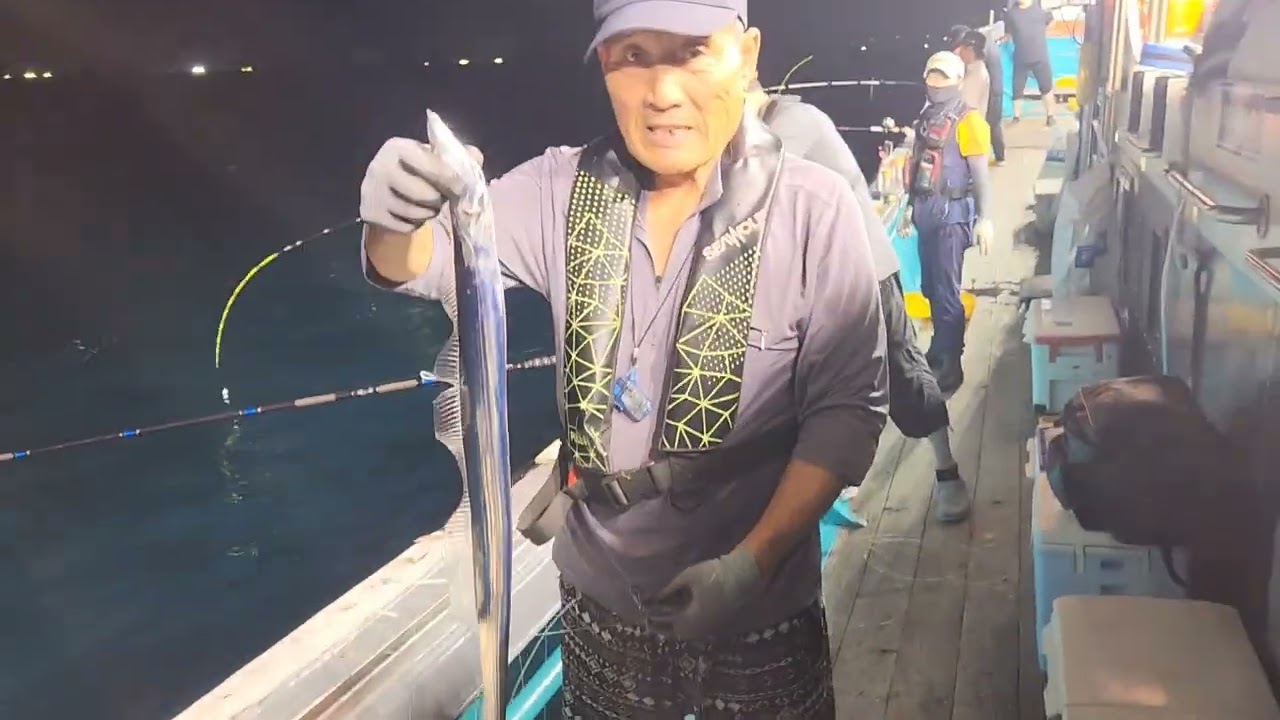 통영갈치낚시 구디호 갈치낚시 8월19일 입항갈치풍년