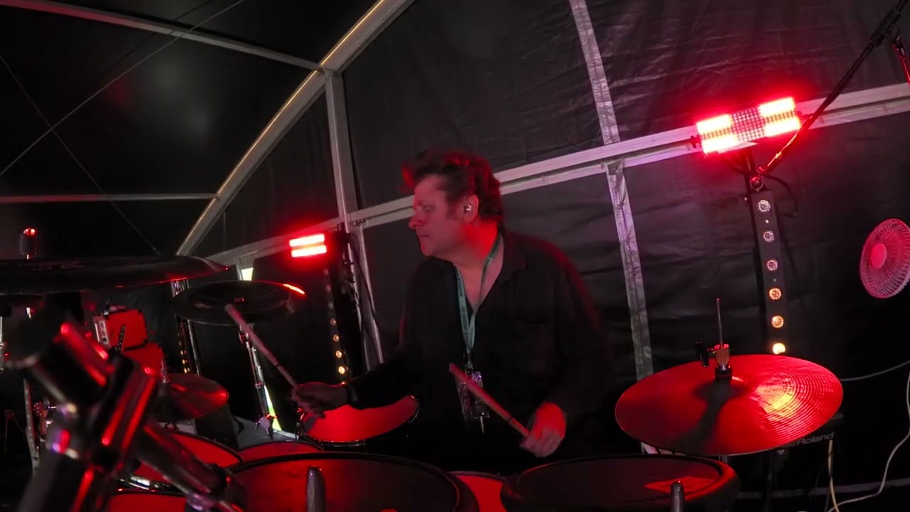 A Forest -  Cure cover by tribute band Liqueur