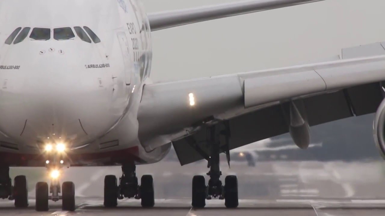 Взлёт и посадка пассажирских самолётов гражданской авиации