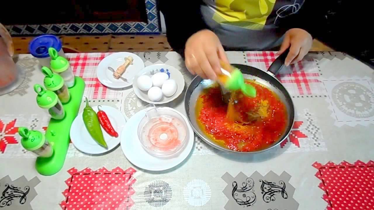 عجه بالبيض أسرع واحلى عجه في العالم - Recette Ojja Tunisienne Aux Oeuf