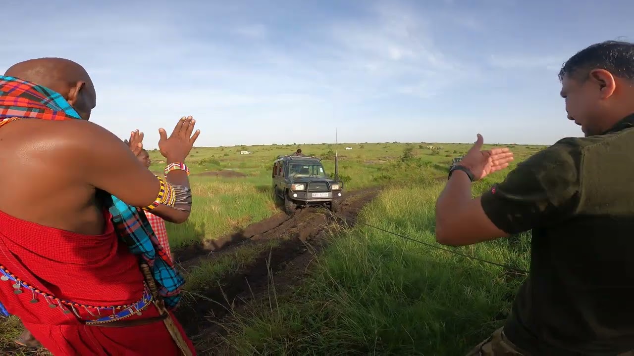Rescue of Land Cruiser stuck in mud in Masai Mara