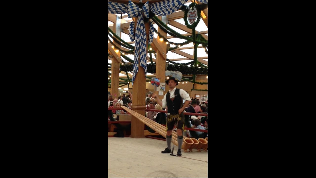 More Goa&szlig;lschnalzen (whip cracking) at 2014 Munich Oktoberfest