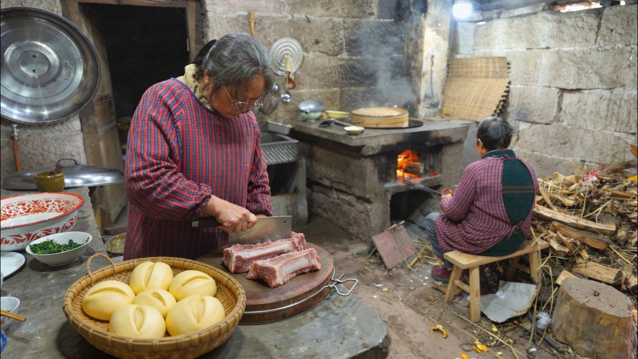 Primitive Cooking in Rural China: Steamed Pumpkin Bread & Fermented Tofu Braised Ribs