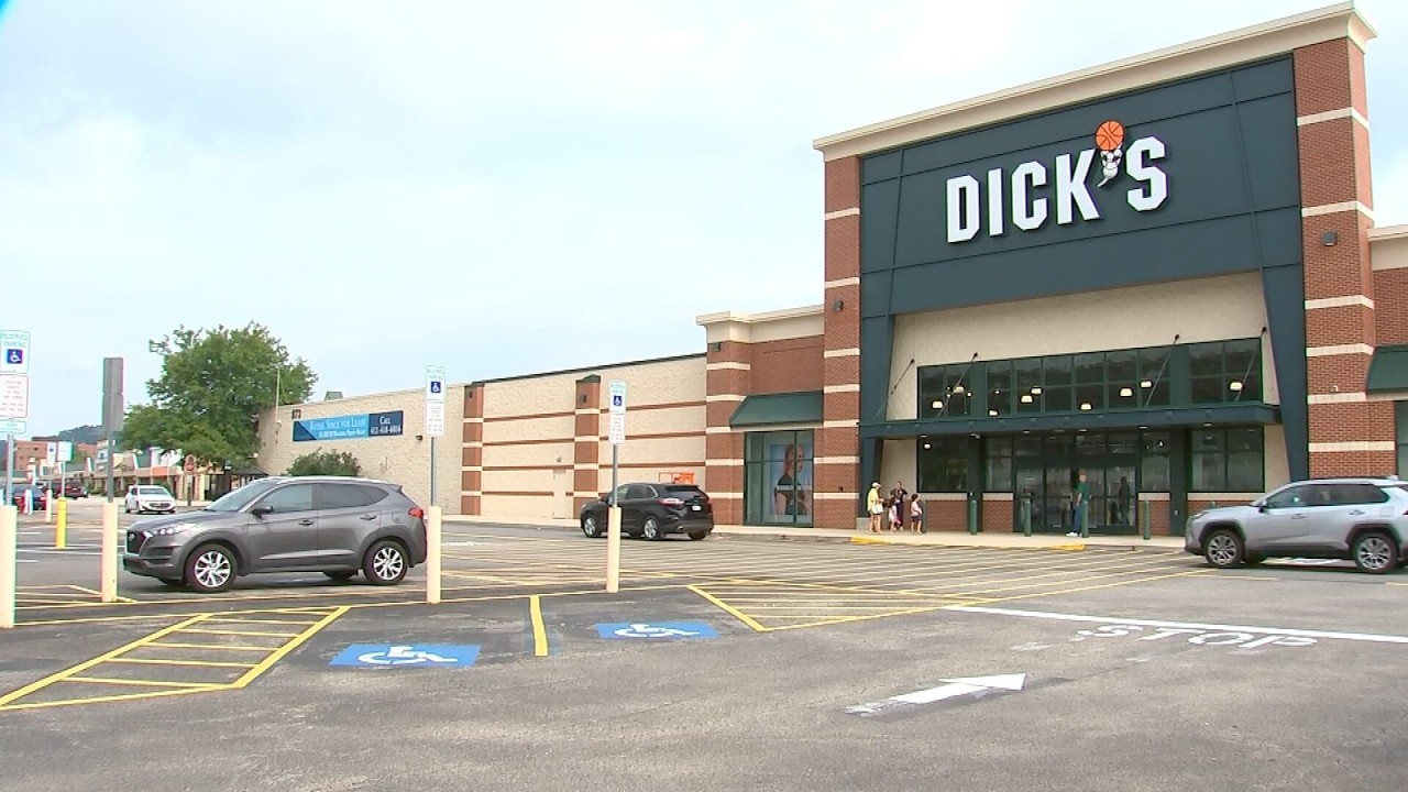 Двое обвиняются в мошенничестве с подарочными картами в сети магазинов Dick&rsquo;s Sporting Goods