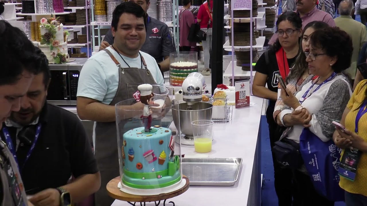 Chef Pedro Sequera - modelado de fondant ACSA