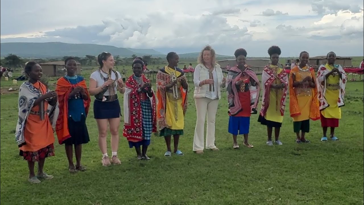 COME WITH ME TO VISIT A MAASAI MARA TRADITIONAL KENYAN VILLAGE! 