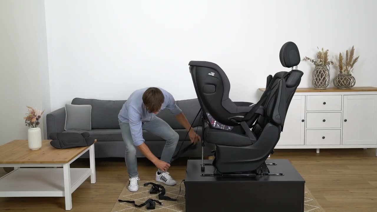 Britax Römer SAFE-WAY M (61-125 cm) | Instalación