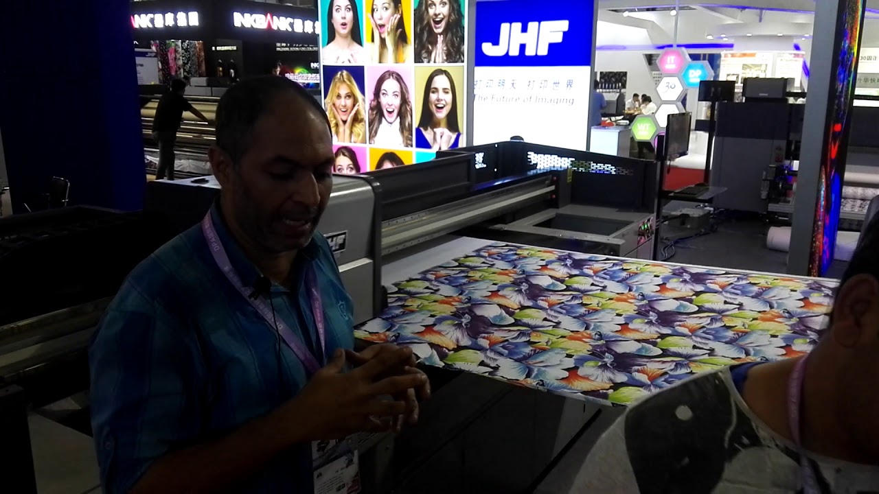 أحدث وأسرع ماكينة طباعة مباشرة علي القماش DTG للتواصل 008618529461301