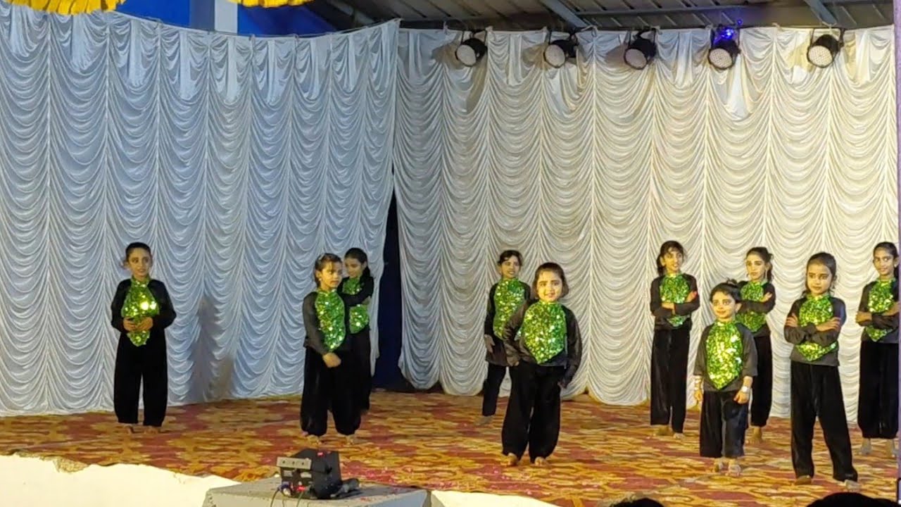 Group dance performance 💃🕺#GroupDance #danceperformance  #teamwork  #stagevibes  #dancelife  #viral