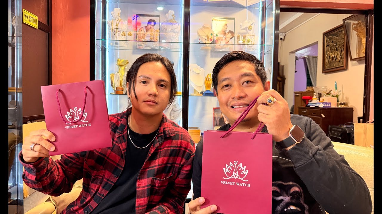 VELVET BOX LIVE SELLING TOGETHER WITH CHAIRMAN & EDWARD