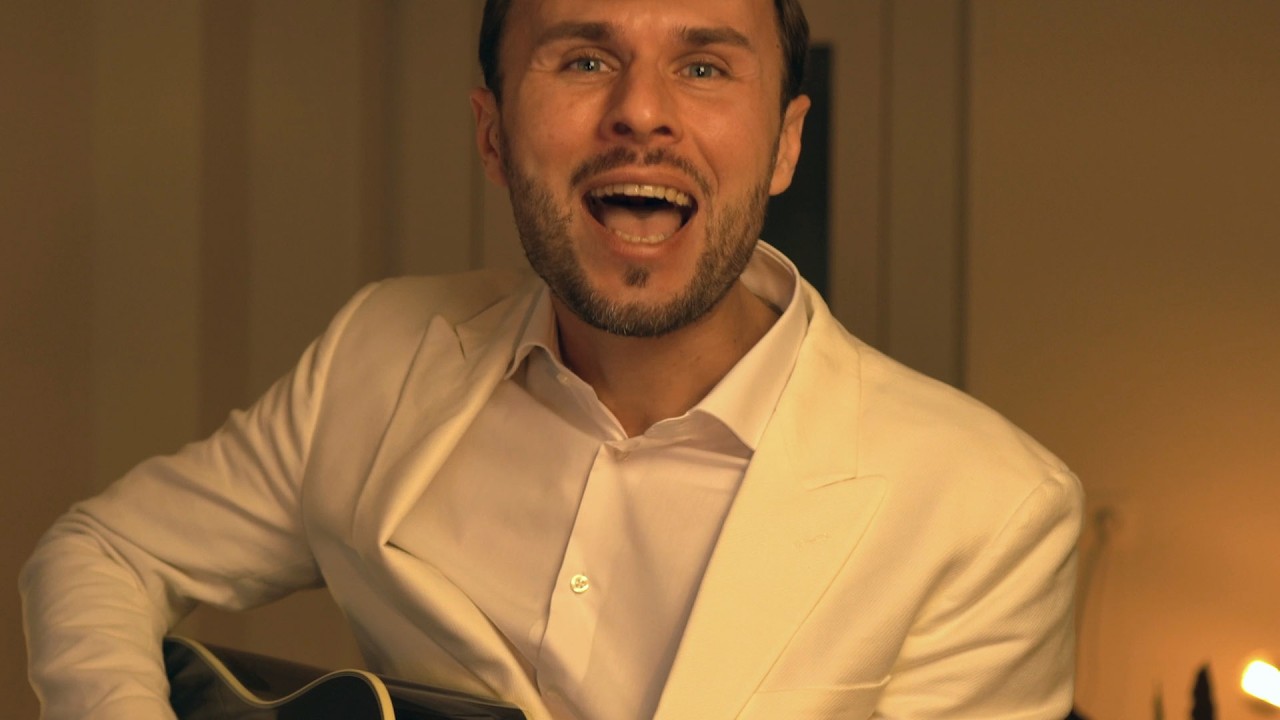 POLDER - Wedding & Event Singer-Guitarist &ndash; Vintage Love Songs | Queen Cover
