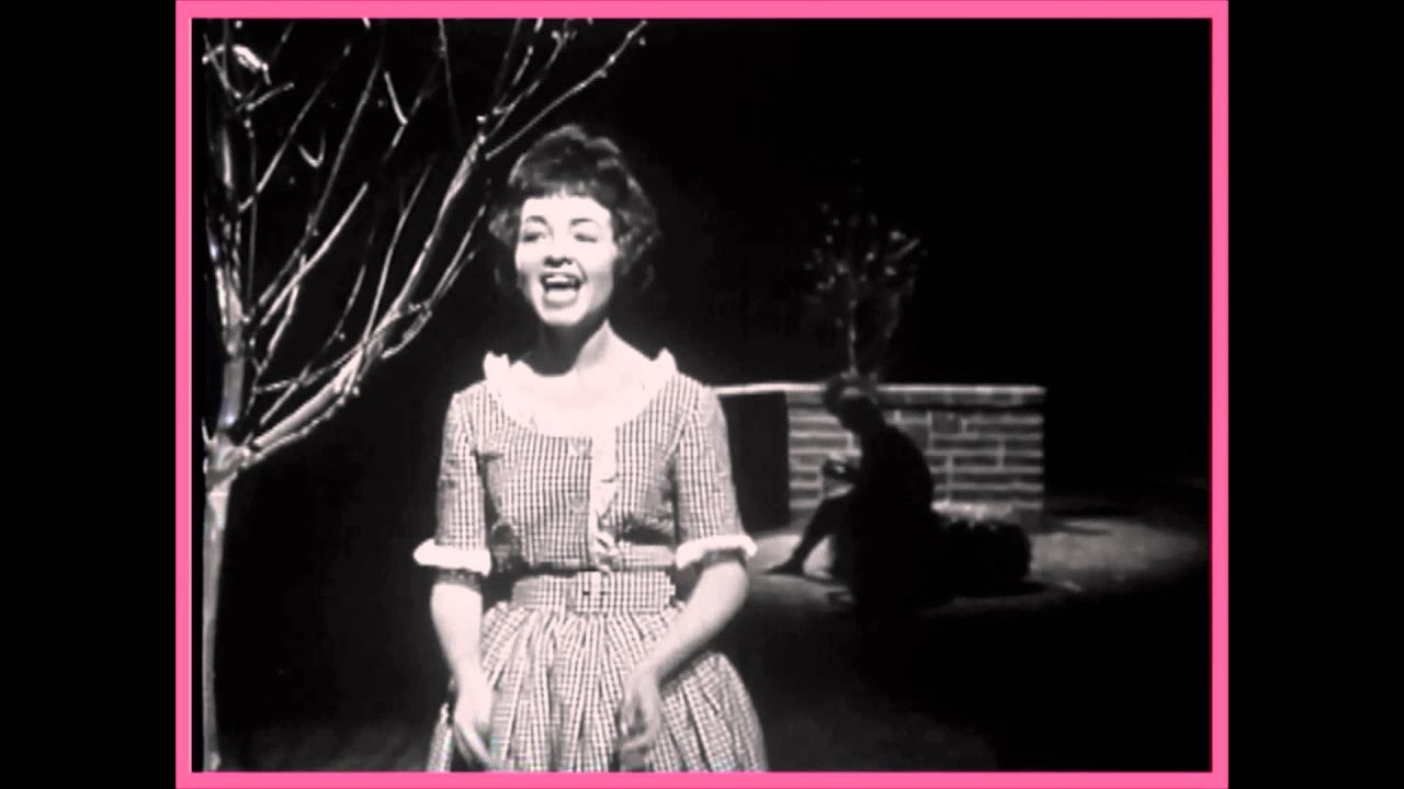 ♫ Noeleen Batley ★ Barefoot Boy ♫