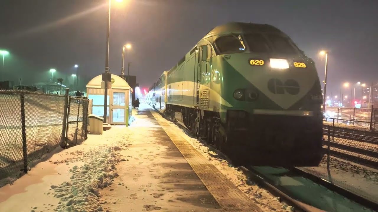 GO Train MP40PH 629 Arriving And Departure Eglinton GO Station Pulling 12 Cars Train New Cab Car 314