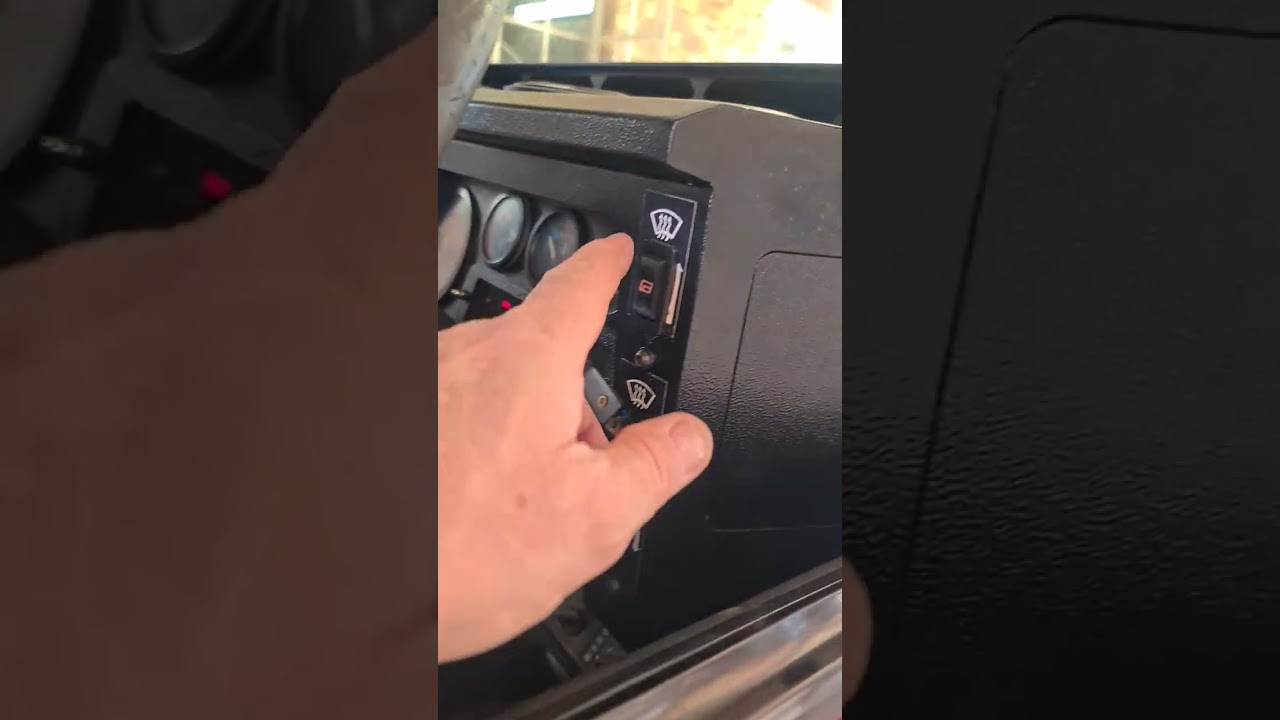 NEW DEFENDER DASH