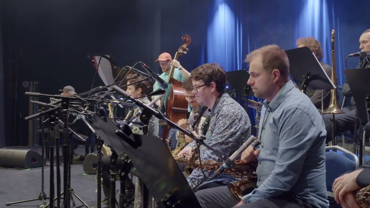 Ivo Neame & Sointi Jazz Orchestra: Être sur le train de gravy