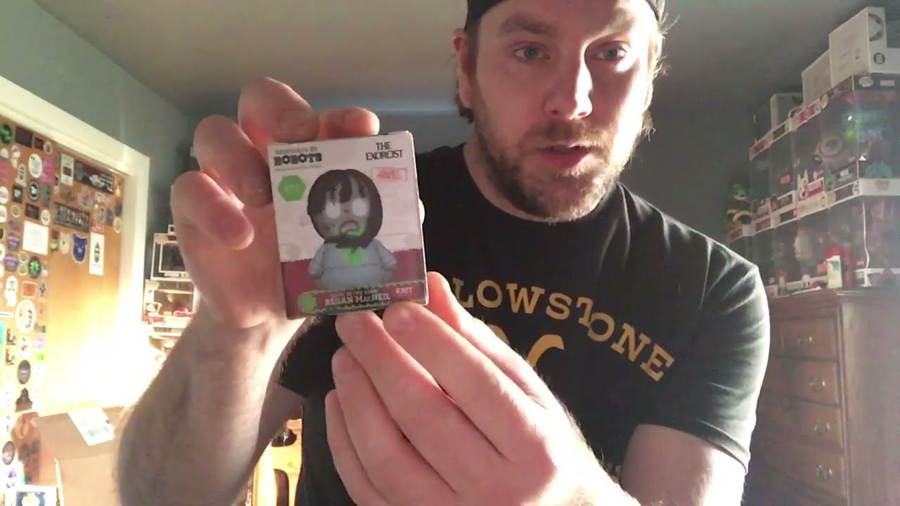 Reviewing the 600 Piece Handmade By Robots Horror Micros.