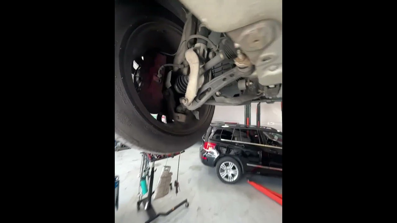 TORN CONTROL ARMS! 2017 Land Rover Range Rover Supercharged. 