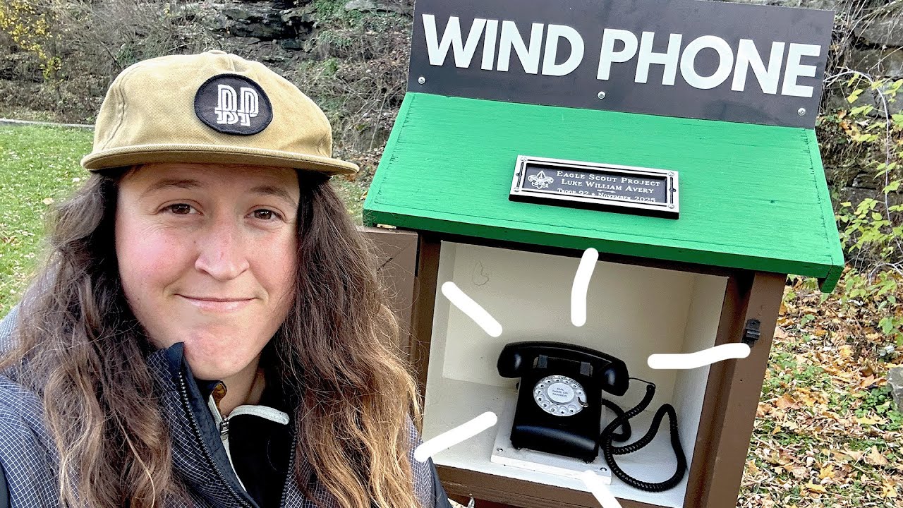 🟡 What the Heck is a Wind Phone? (B1 Inglés | Input Comprensible)