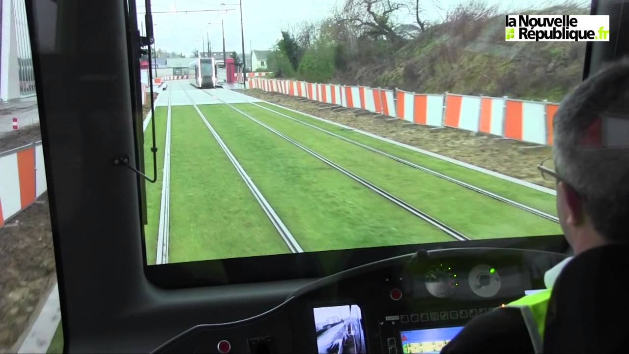 VIDEO. Ils sont les premiers à conduire le tram de Tours