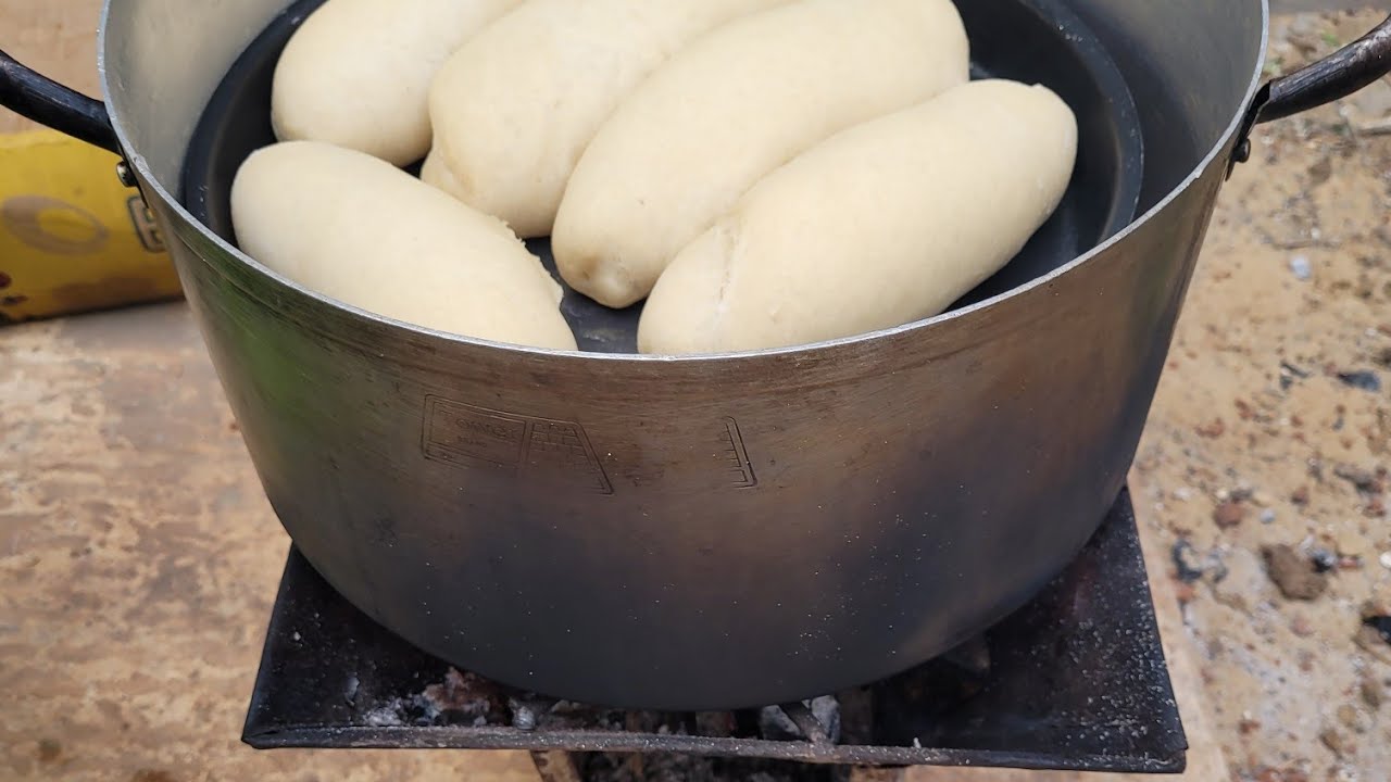 yadda zaayi burodi a cikin tukunya😍👌 | bread rolls without oven ( @yaurikitchen)