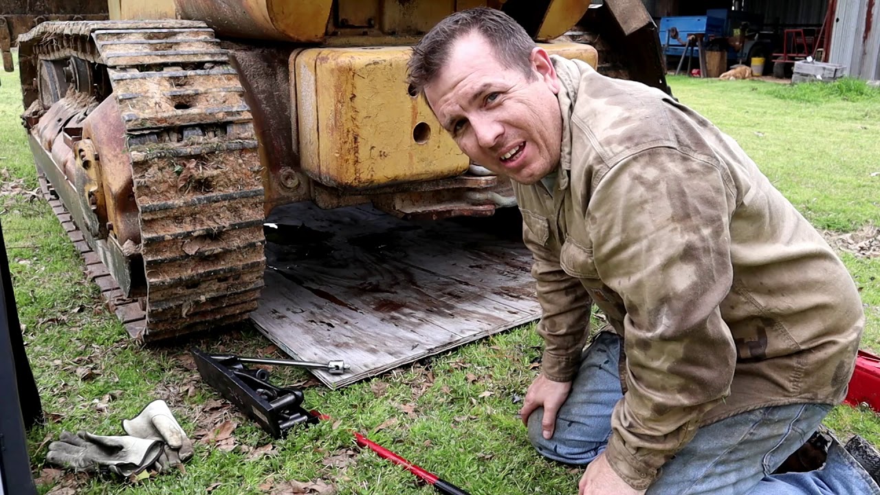 How To Fix A Leaky Catapillar Traxcavator 941
