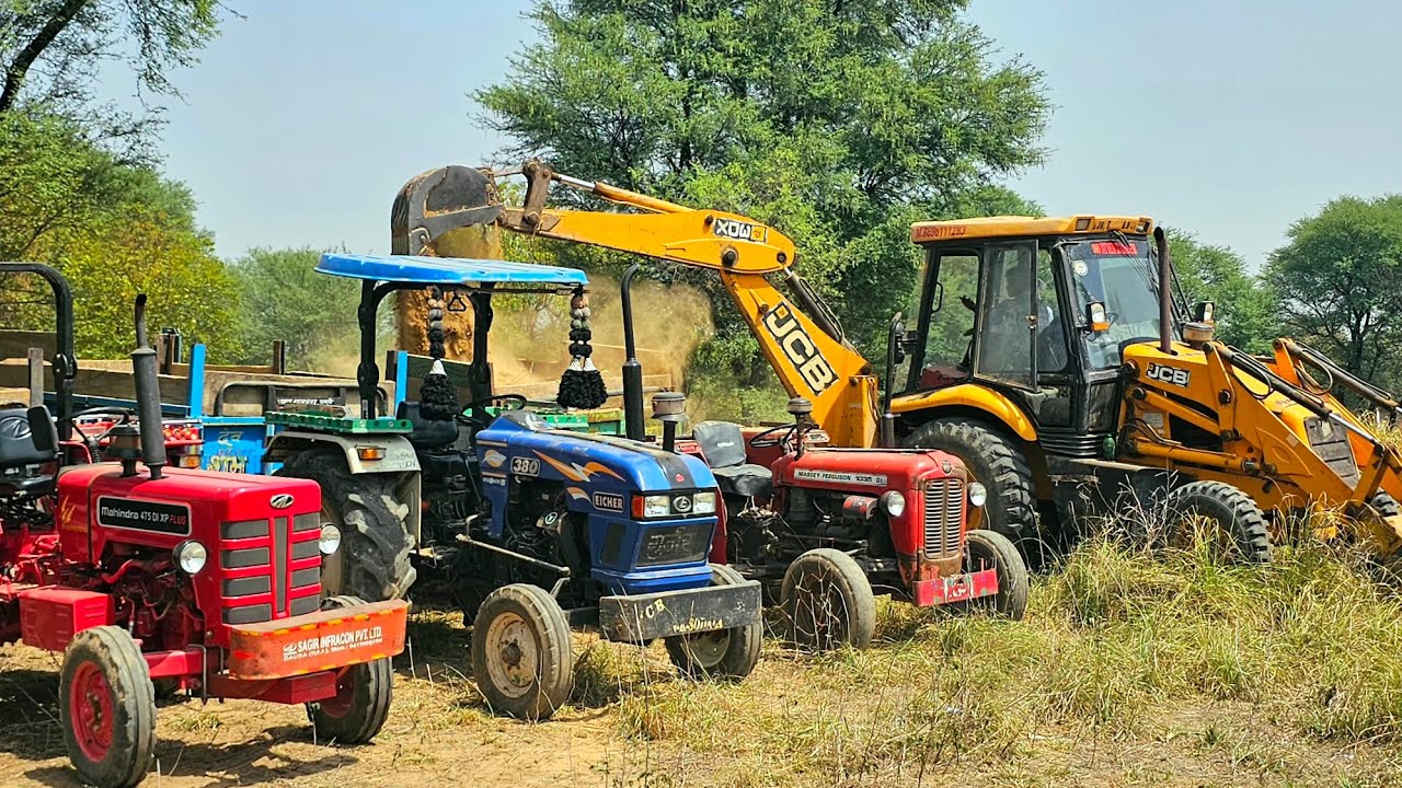 Tractor Stuck in Deep Mud Mahindra NOVO 605 | Massey 245 | Eicher 380 | New Holland | Kubota | Jcb