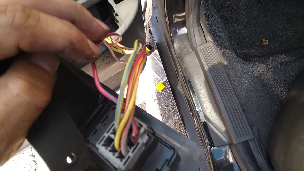 2009 Ford Crown Victoria Police Interceptor No Rear window power to switch
