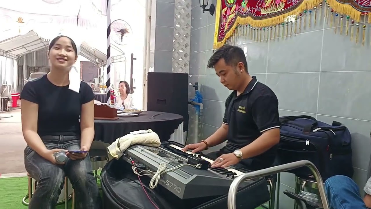 Cháu hát cho ngoại nghe rất hay BD 