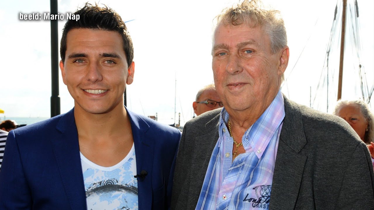 'Jan Smit als zoon op rouwkaart'