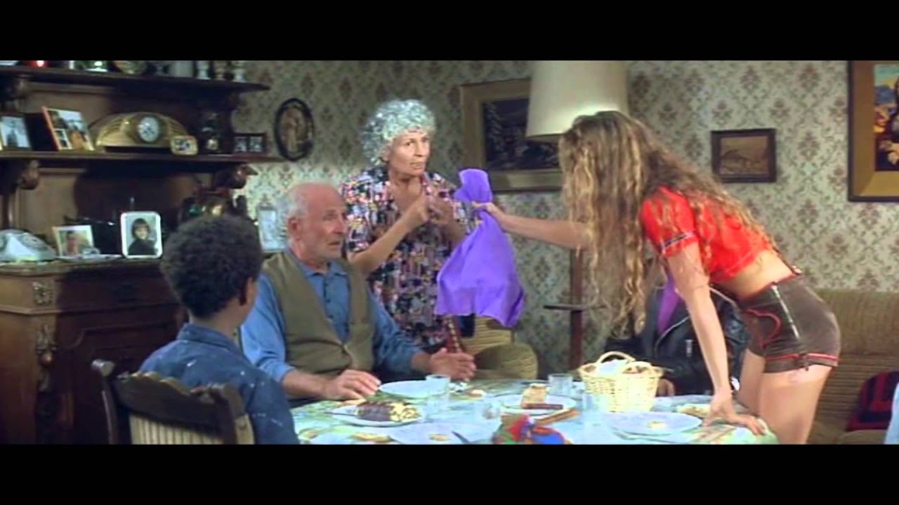 Elisa / Sc&egrave;ne chez les grands parents (Extrait) 1995