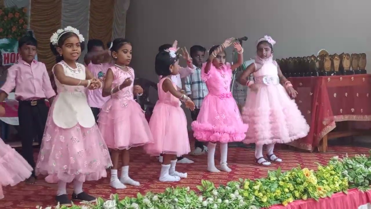 Molutty school day performance#devathai #tamilsong #dancevideo #kidz #adriyaz World
