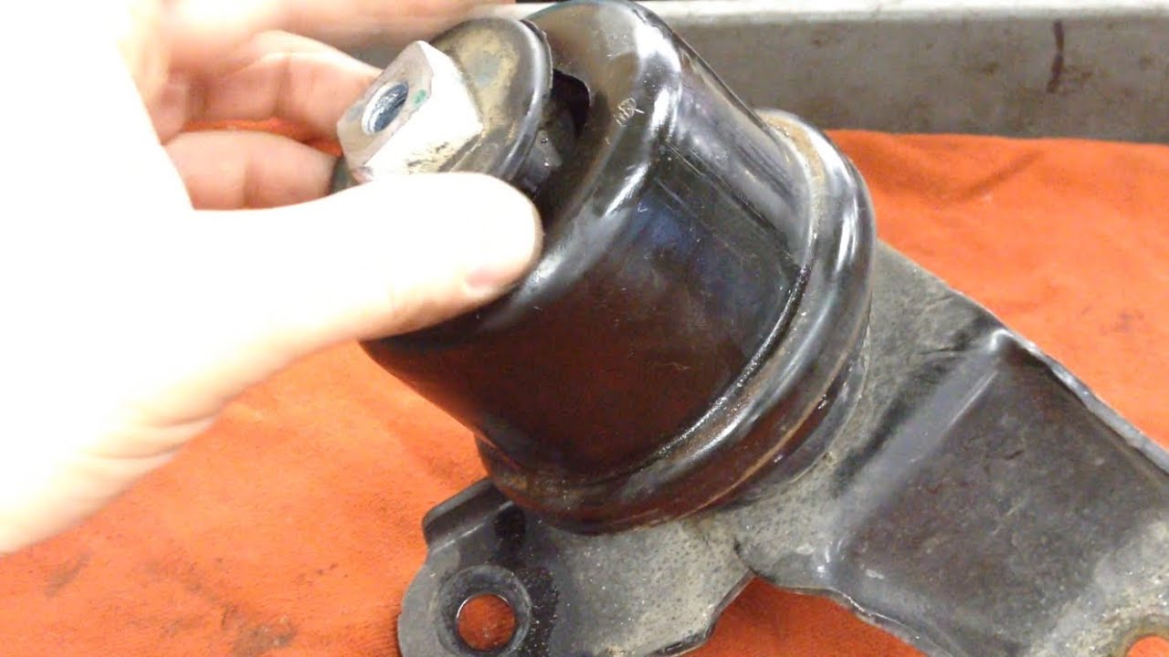 Ford Fusion Clunk Noises- 3.0L DOHC Engine Mount Replacement