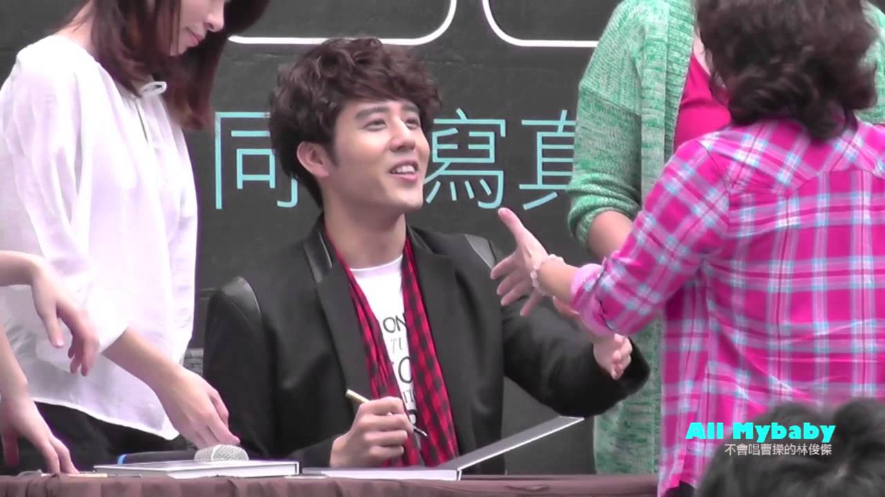 【HD】20131103 YUWEI HU photobook sign event in Taichung of Taiwan