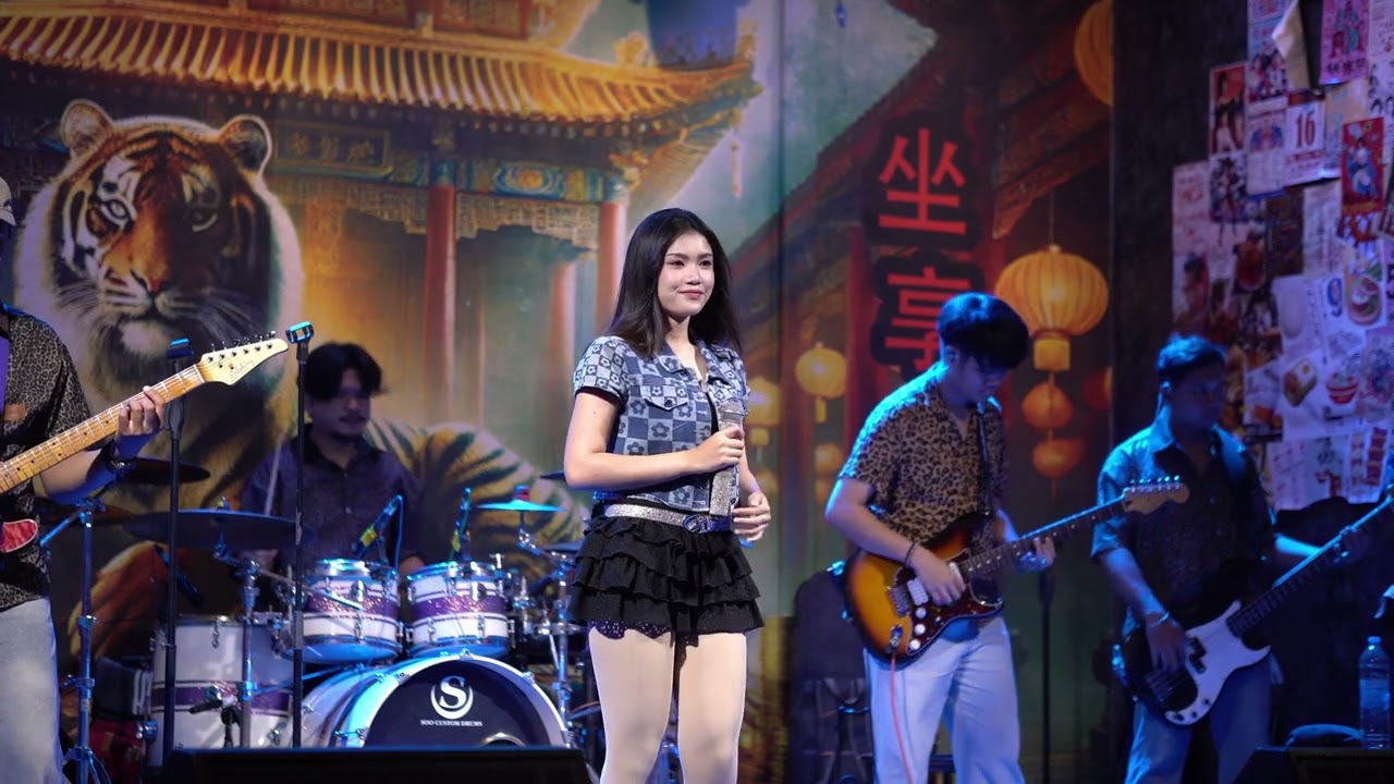แสดงสด 2025  - เนย ญาดา | ร้านเสือนอนกินกาฬสินธุ์ (Live Session)