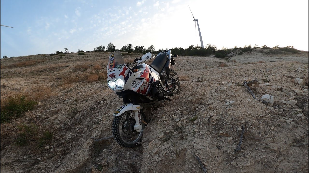 I beached my XRV750 Africa Twin... oh... and my vlogging setup is improving.