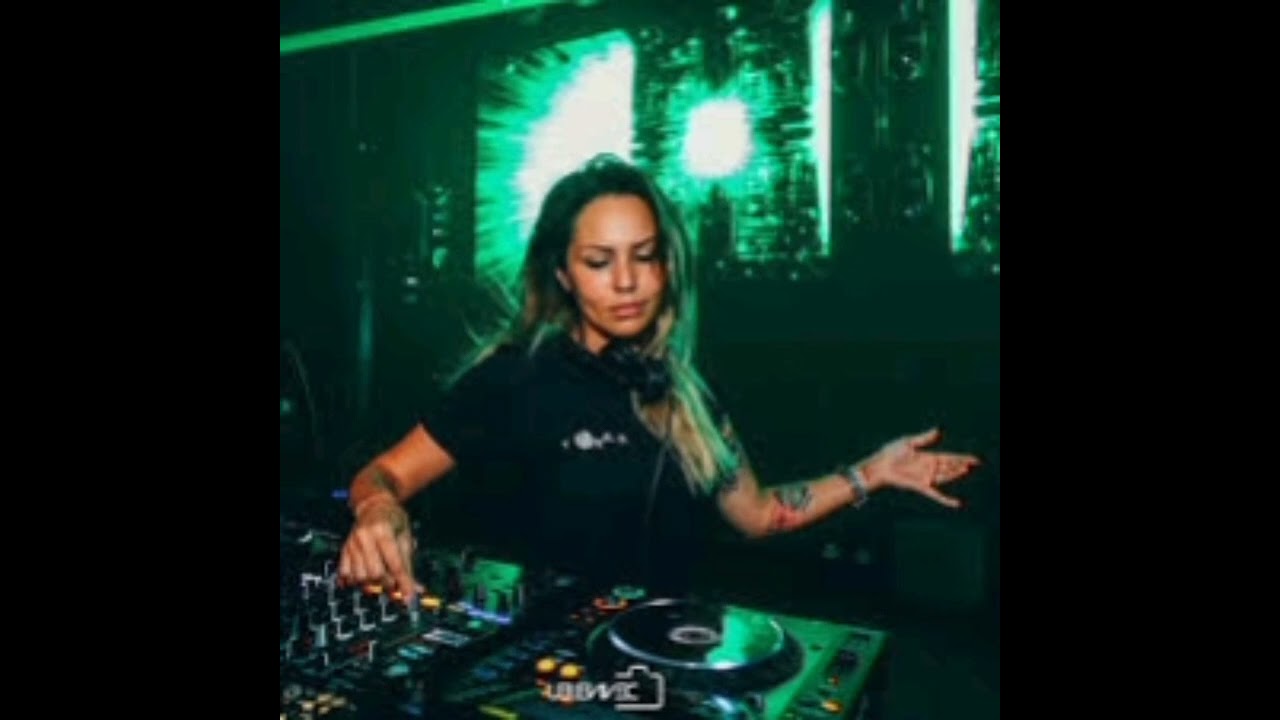 TECHNO - Deborah De Luca