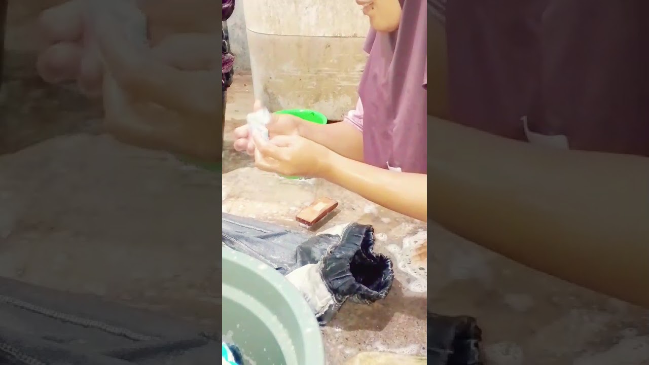 Nyuci kain adalah kegiatan yg tak berujung😂🤗